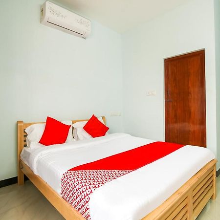 Oyo 71549 Shri Sai Apartments Mettuppālaiyam Екстериор снимка