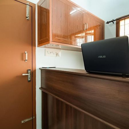 Oyo 71549 Shri Sai Apartments Mettuppālaiyam Екстериор снимка