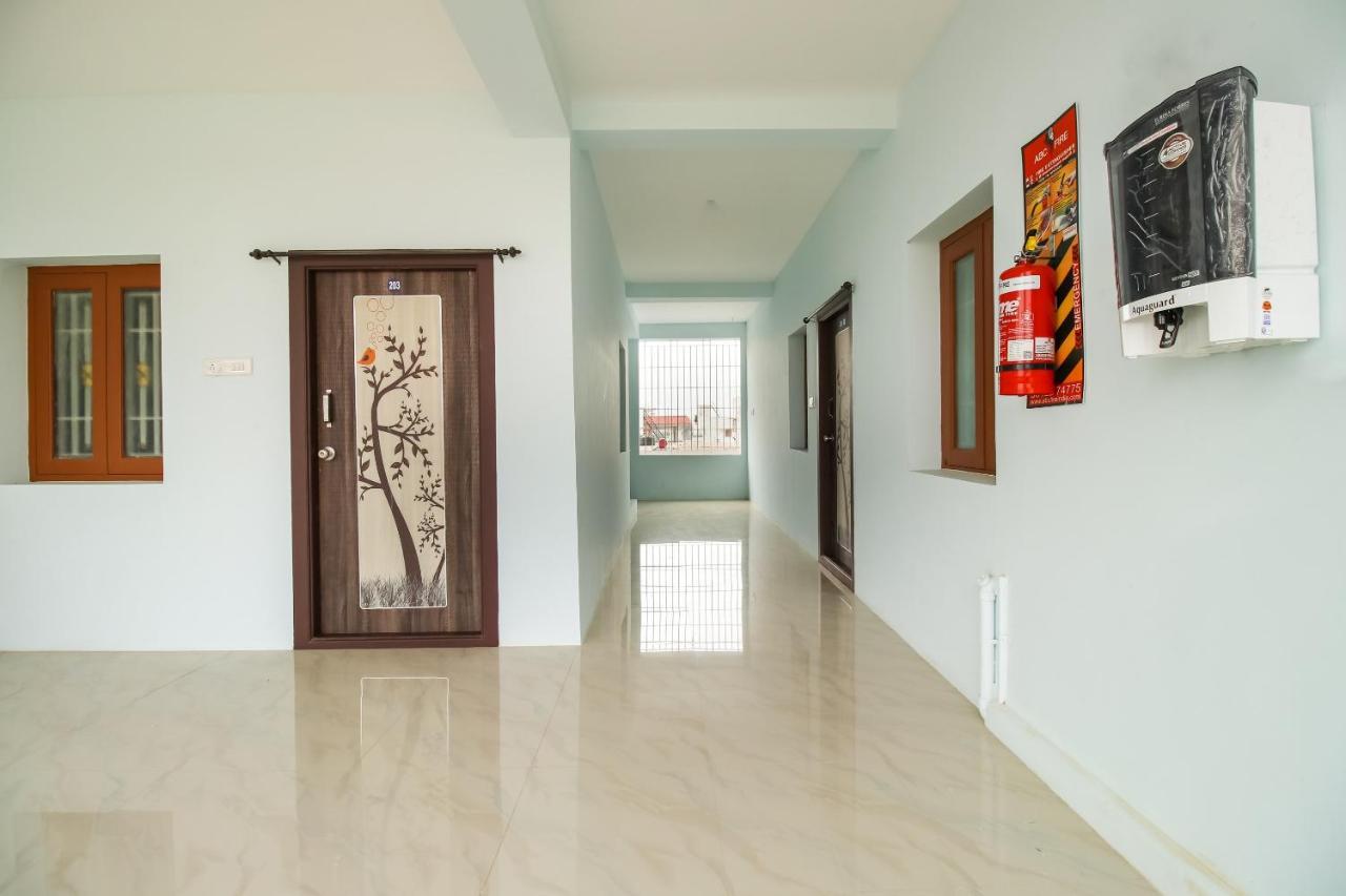 Oyo 71549 Shri Sai Apartments Mettuppālaiyam Екстериор снимка