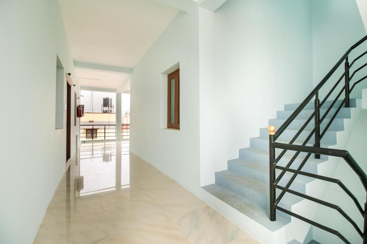 Oyo 71549 Shri Sai Apartments Mettuppālaiyam Екстериор снимка