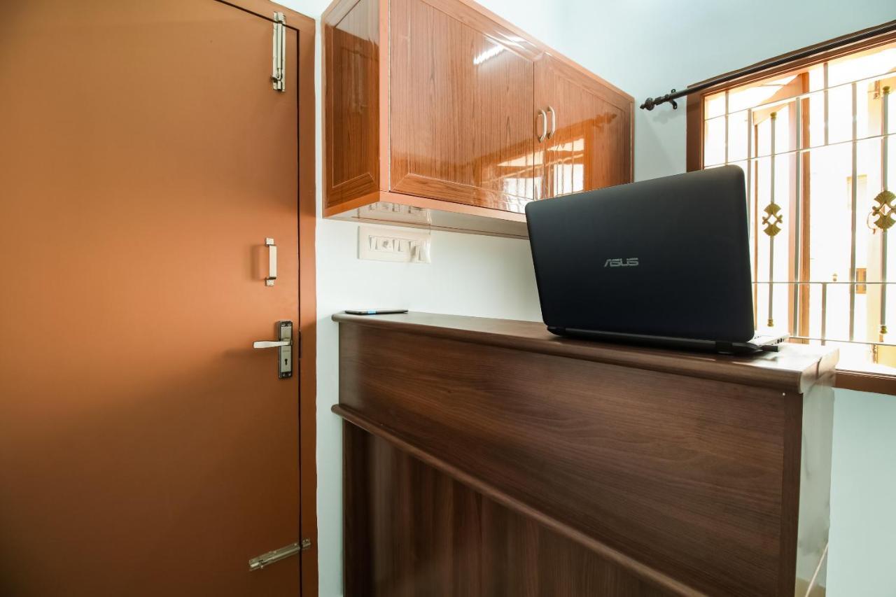 Oyo 71549 Shri Sai Apartments Mettuppālaiyam Екстериор снимка