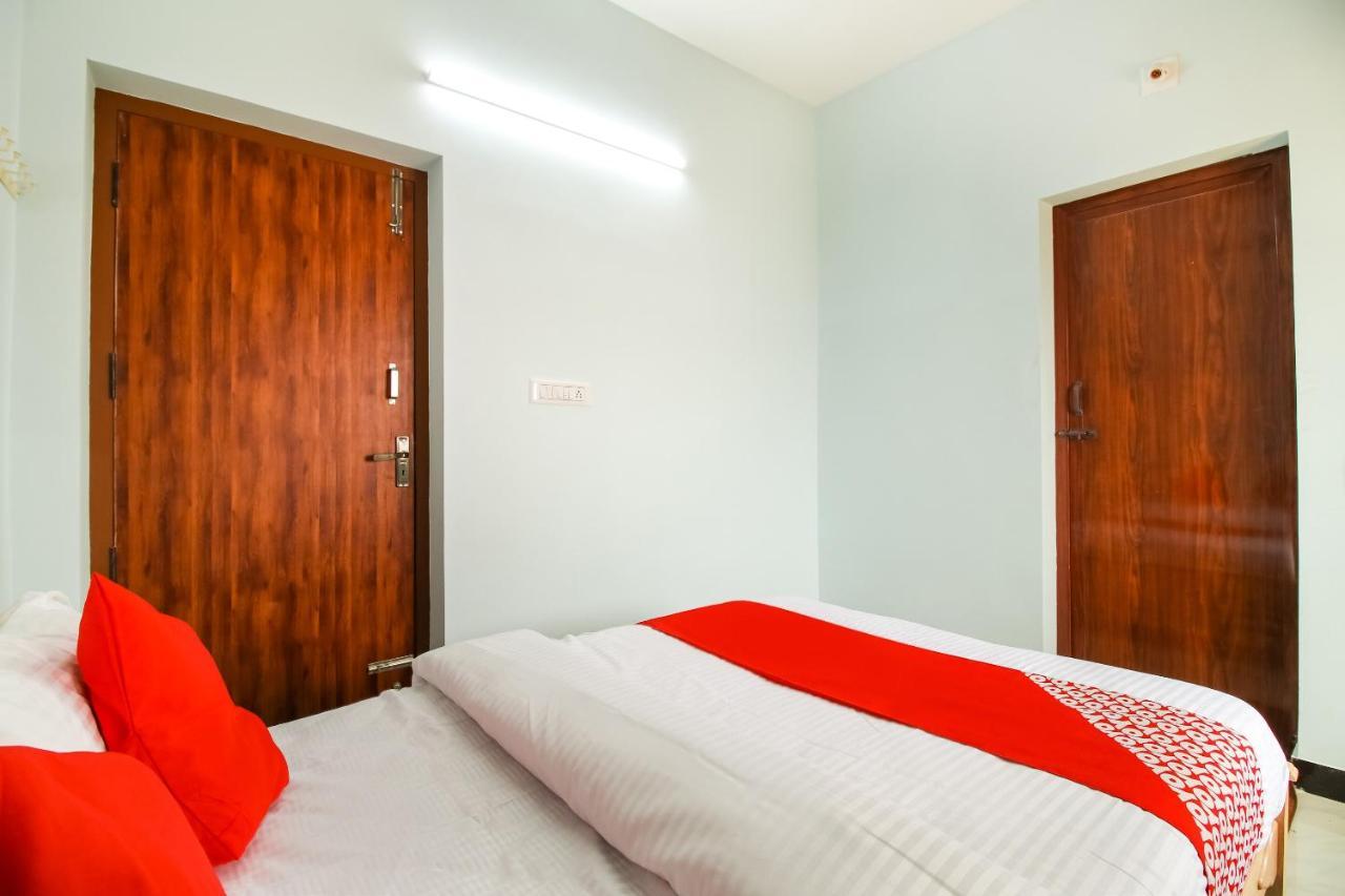 Oyo 71549 Shri Sai Apartments Mettuppālaiyam Екстериор снимка